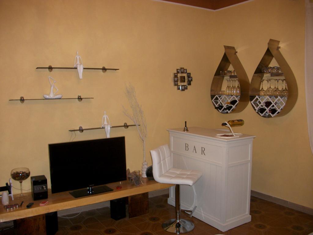 La Loggia Di Federico Hotel Navelli Phòng bức ảnh